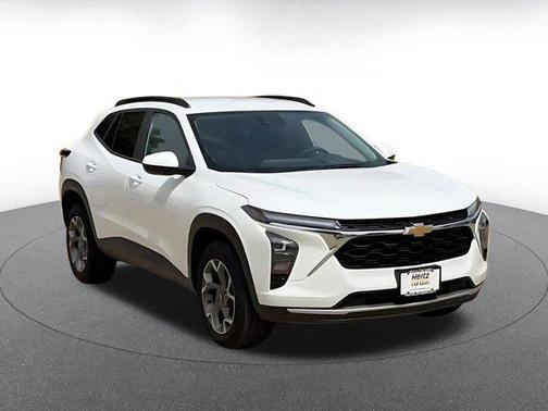 Summit White 2025 Chevrolet Trax LT