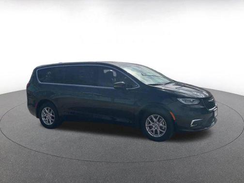 2025 Chrysler Pacifica L