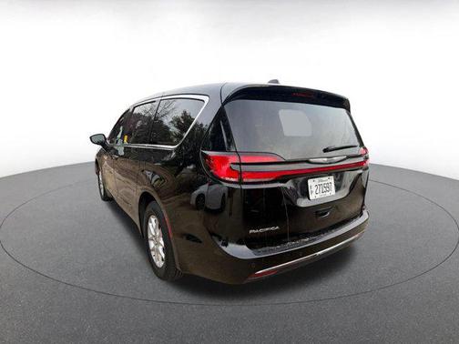 2025 Chrysler Pacifica L