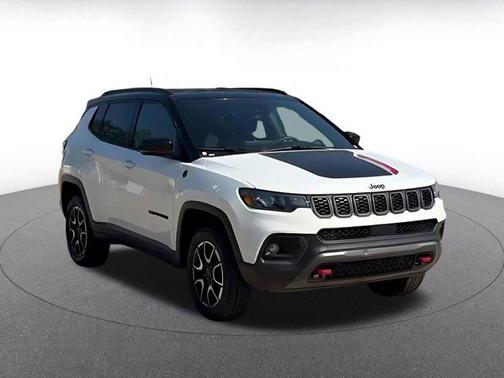 Bright White Clearcoat 2025 Jeep Compass Trailhawk