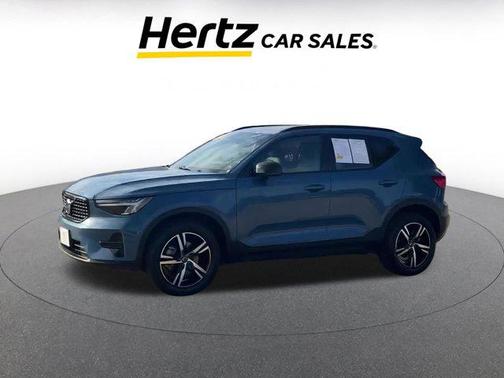 2024 Volvo XC40 CORE