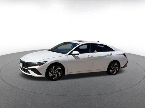 2025 Hyundai ELANTRA SEL
