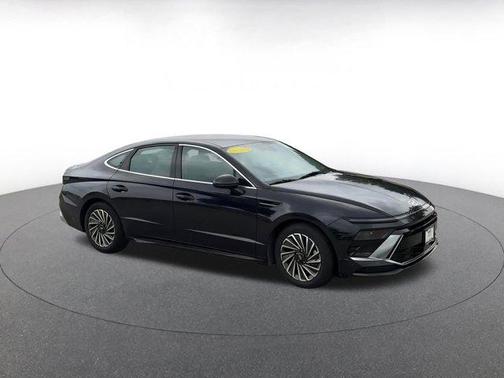 2024 Hyundai SONATA Hybrid SE