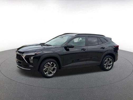 Mosaic Black Metallic 2025 Chevrolet Trax LT