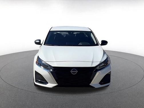 Glacier White 2025 Nissan Altima SV FWD