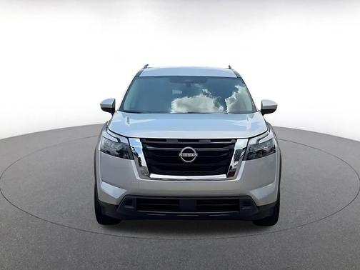 Brilliant Silver Metallic 2025 Nissan Pathfinder SV 4WD