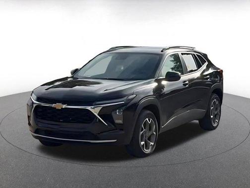 Mosaic Black Metallic 2025 Chevrolet Trax LT