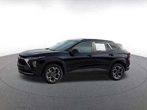 Mosaic Black Metallic 2025 Chevrolet Trax LT