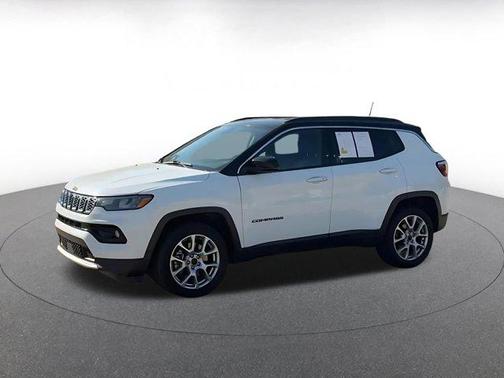 Bright White Clearcoat 2025 Jeep Compass Limited