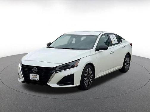 Glacier White 2025 Nissan Altima SV FWD