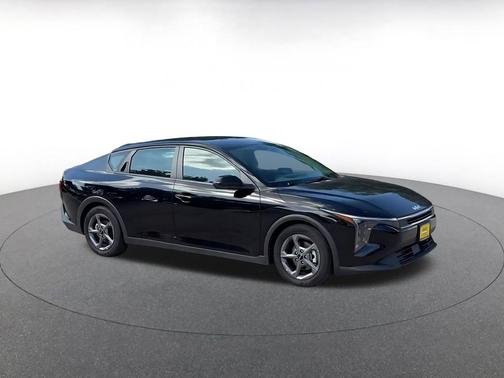 Aurora Black Pearl 2025 Kia K4 LXS