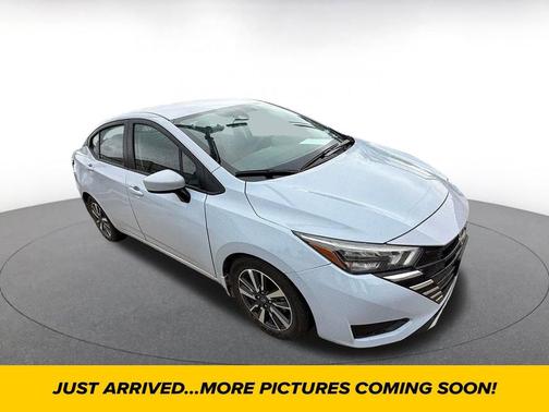 Gray Sky Pearl 2025 Nissan Versa 1.6 SV