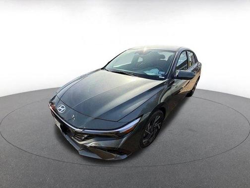 2025 Hyundai ELANTRA SEL