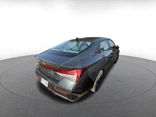 2025 Hyundai ELANTRA SEL