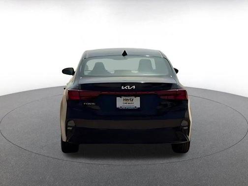 Aurora Black 2024 Kia Forte LXS