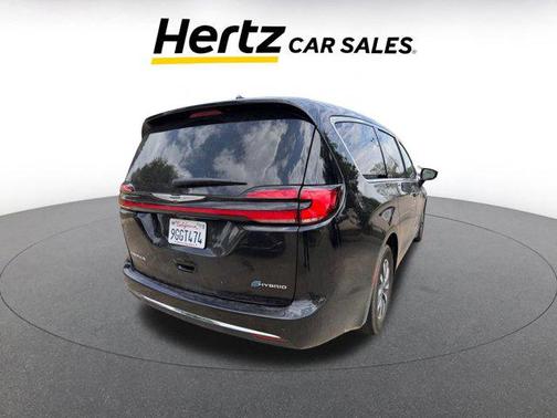 2023 Chrysler Pacifica Hybrid Touring L