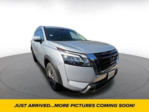 2025 Nissan Pathfinder SV FWD