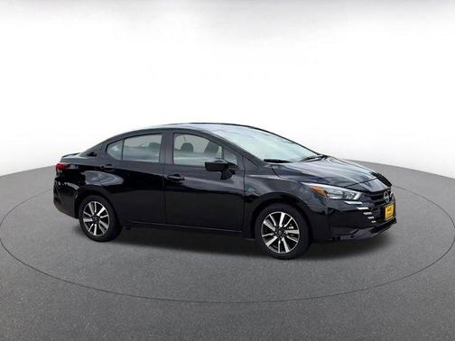 Super Black 2025 Nissan Versa 1.6 SV