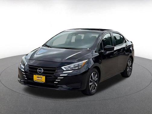 Super Black 2025 Nissan Versa 1.6 SV