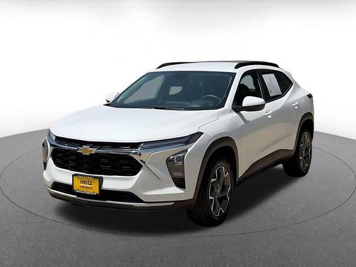 Summit White 2025 Chevrolet Trax LT