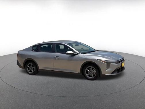 Steel Gray 2025 Kia K4 LXS