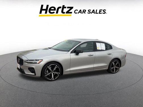 2024 Volvo S60 B5 Core Dark Theme