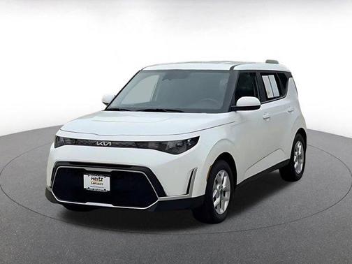 Snow White Pearl 2025 Kia Soul LX