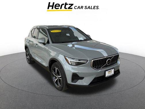 2024 Volvo XC40 CORE