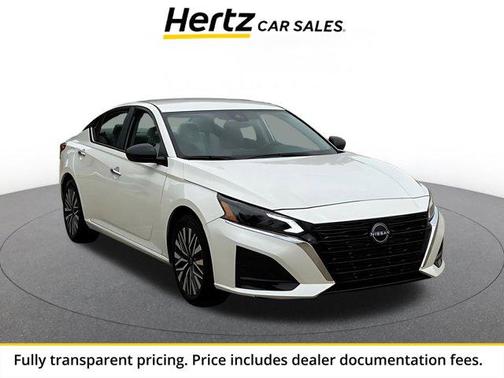 Pearl White Tricoat 2025 Nissan Altima SV FWD