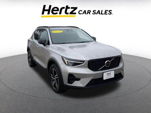 2024 Volvo XC40 CORE