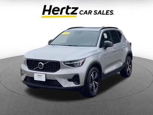 2024 Volvo XC40 CORE