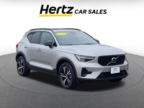 2024 Volvo XC40 CORE