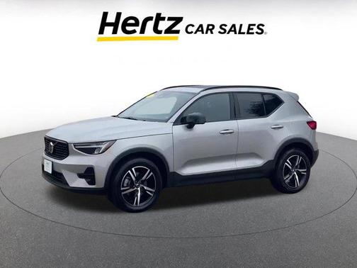 2024 Volvo XC40 CORE