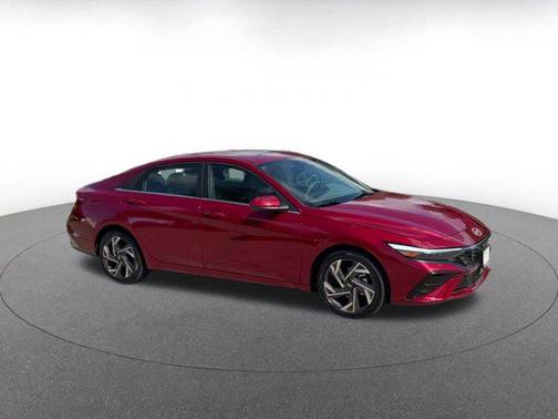 2025 Hyundai ELANTRA SEL