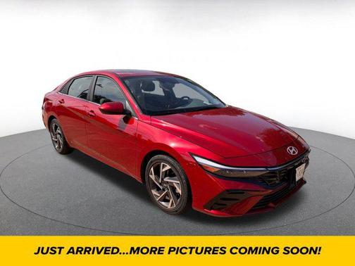 2025 Hyundai ELANTRA SEL