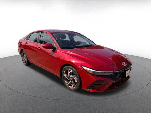 2025 Hyundai ELANTRA SEL