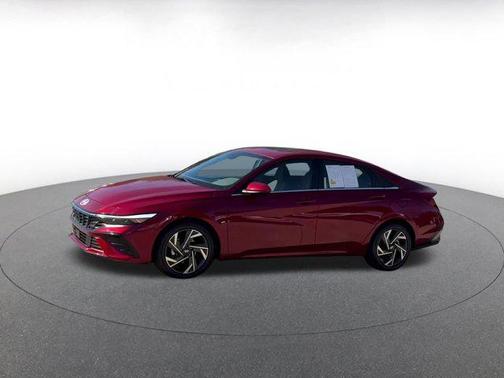 2025 Hyundai ELANTRA SEL