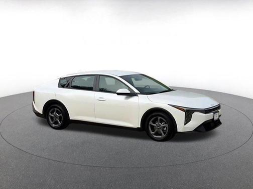Snow White Pearl 2025 Kia K4 LXS