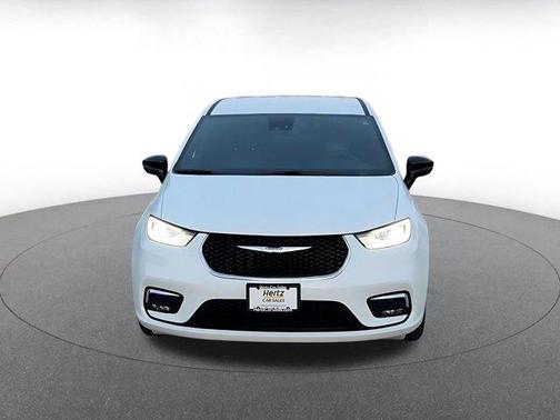 2025 Chrysler Pacifica L