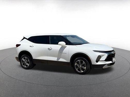 Summit White 2025 Chevrolet Blazer 2LT