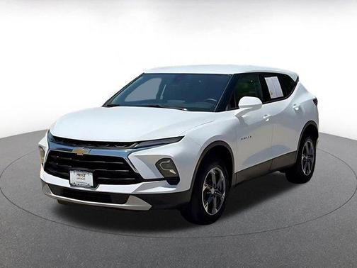 Summit White 2025 Chevrolet Blazer 2LT
