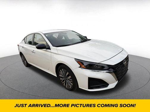 2025 Nissan Altima SV FWD