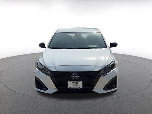 Glacier White 2025 Nissan Altima SV FWD