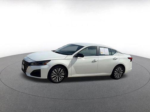 Glacier White 2025 Nissan Altima SV FWD