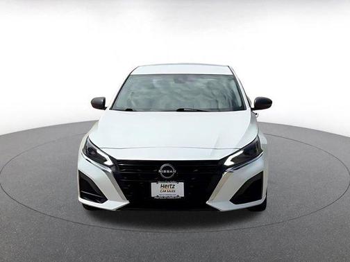 Glacier White 2025 Nissan Altima SV FWD