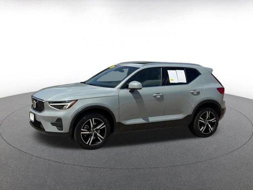 2024 Volvo XC40 CORE