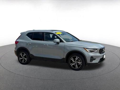 2024 Volvo XC40 CORE