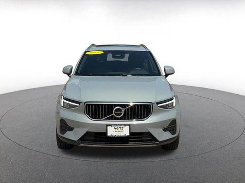 2024 Volvo XC40 CORE