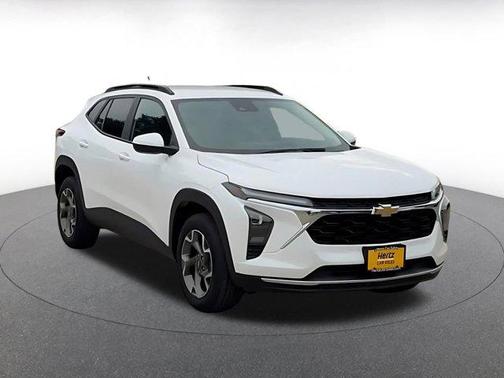Summit White 2025 Chevrolet Trax LT