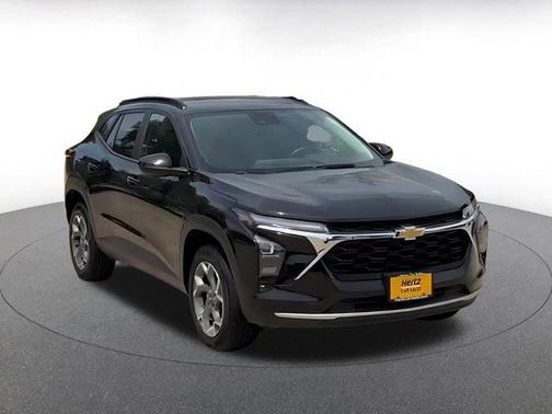 Mosaic Black Metallic 2025 Chevrolet Trax LT